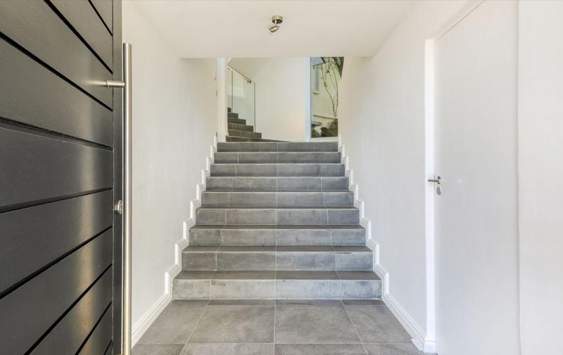 4 Bedroom Property for Sale in Camps Bay Western Cape